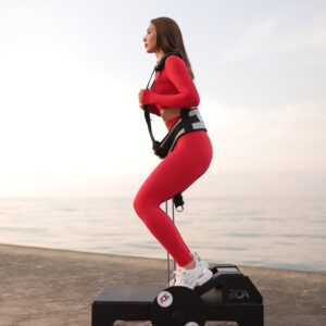 AOS Eco Pro Flywheel (Isoinertial) Antrenman ve Rehabilitasyon Sistemi 22 AOS Eco Pro ile yelekli squat egzersizi
