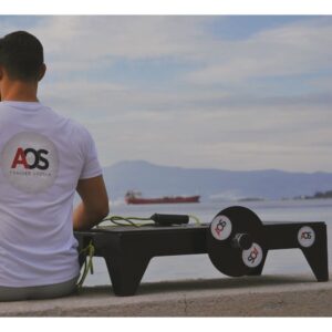 AOS Eco Pro Flywheel (Isoinertial) Antrenman ve Rehabilitasyon Sistemi 17 Deniz kenarında AOS Eco Pro flywheel cihazı ve sporcu
